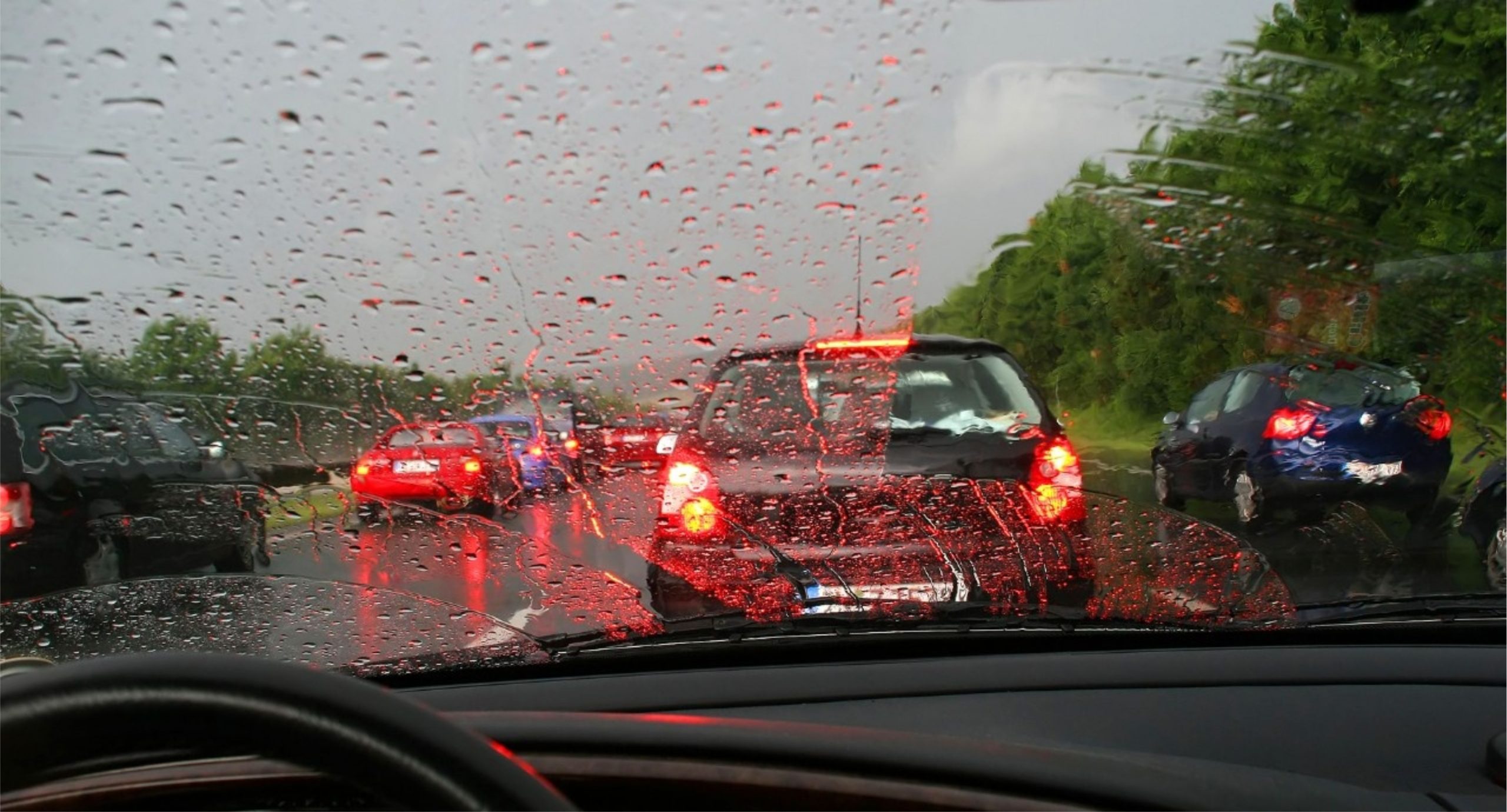 Vem chuva aí! Fique atento na direção